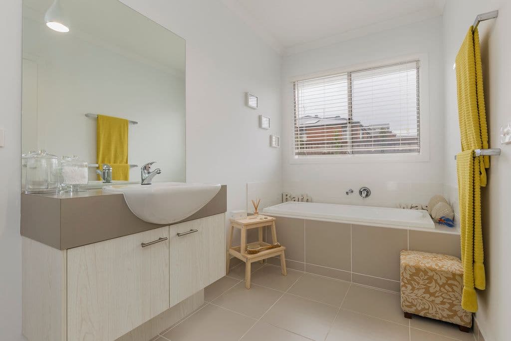 5 Floreat Avenue, Highton VIC 3216, Highton - Thumbnail 4