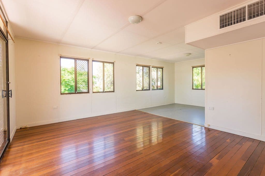 13 Diamond Avenue, Emerald QLD 4720, Emerald - Thumbnail 2