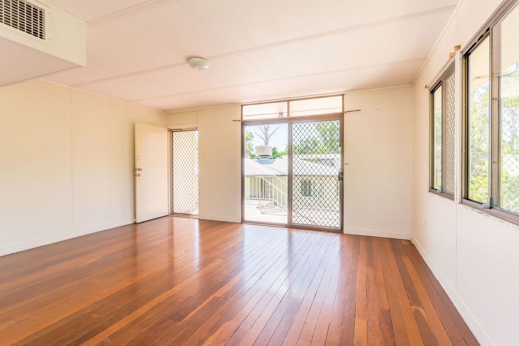 13 Diamond Avenue, Emerald QLD 4720, Emerald - Thumbnail 3