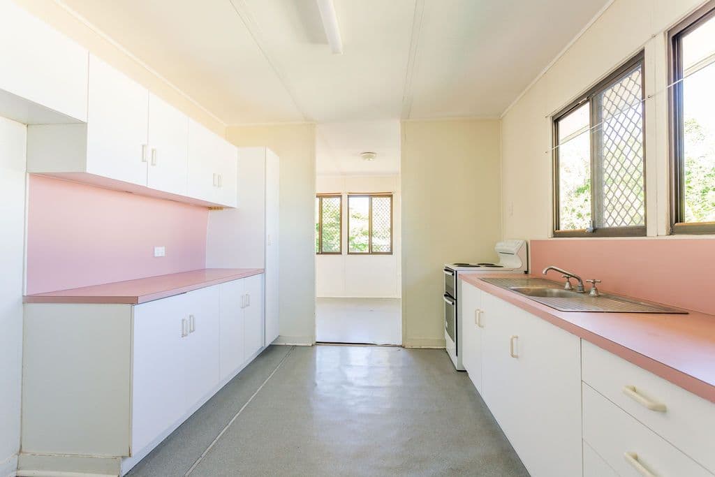 13 Diamond Avenue, Emerald QLD 4720, Emerald - Thumbnail 6