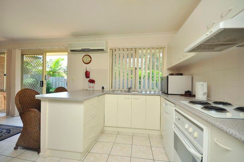 8 Wimbledon Circuit, CARSELDINE QLD 4034, Carseldine - Thumbnail 3