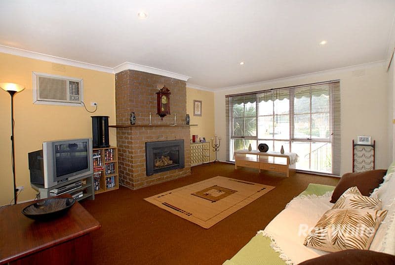 110 Sweeney Drive, NARRE WARREN VIC 3805, Narre Warren - Thumbnail 2