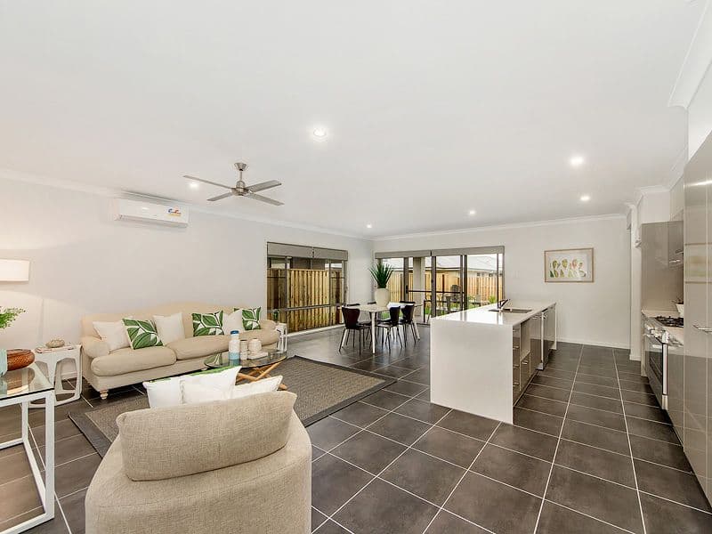 62 Hillstone Crescent, MAUDSLAND QLD 4210, Maudsland - Thumbnail 4