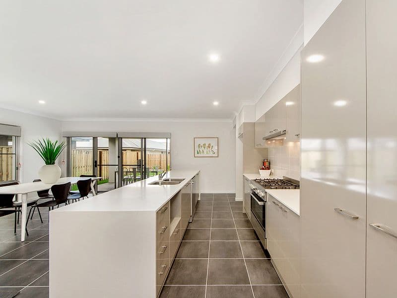 62 Hillstone Crescent, MAUDSLAND QLD 4210, Maudsland - Thumbnail 8