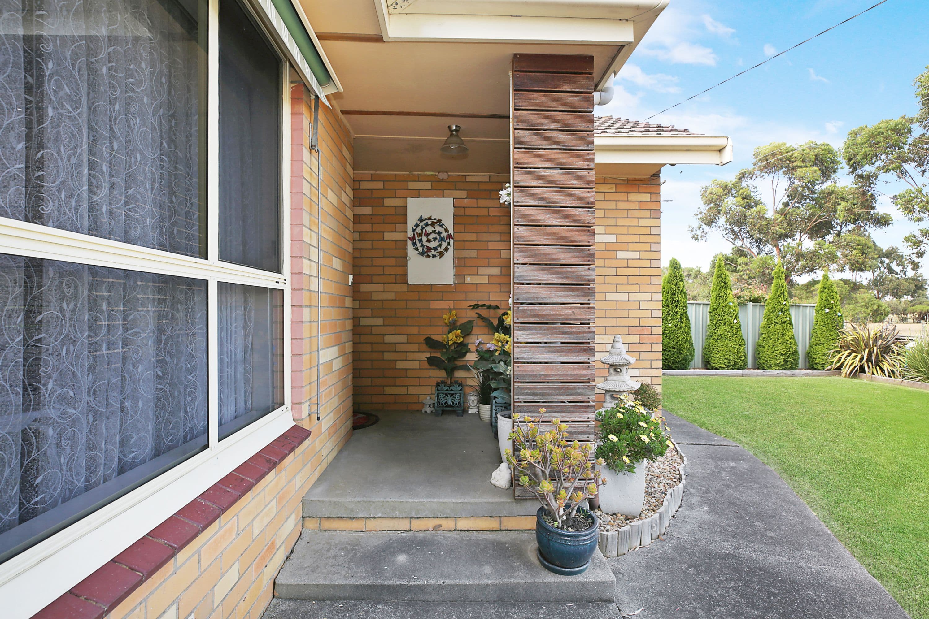 94 Sinclair Street South, Colac VIC 3250, Colac - Thumbnail 2