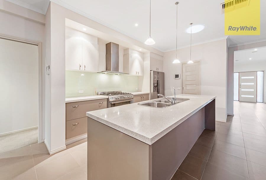 2 St Cloud Green, Craigieburn VIC 3064, Craigieburn - Thumbnail 2
