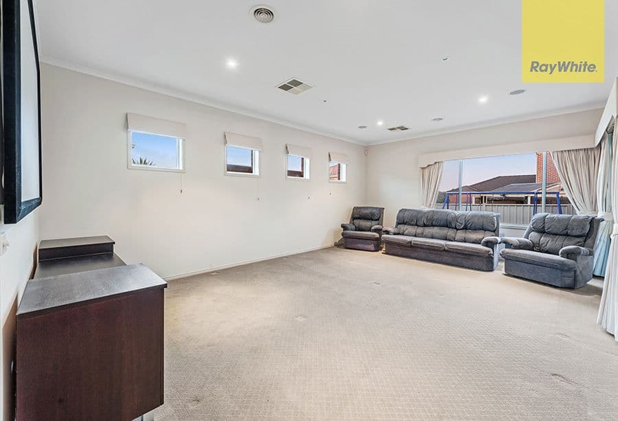 2 St Cloud Green, Craigieburn VIC 3064, Craigieburn - Thumbnail 5