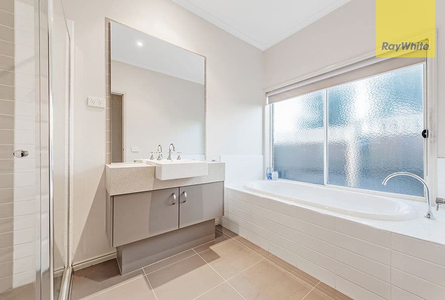 2 St Cloud Green, Craigieburn VIC 3064, Craigieburn - Thumbnail 8