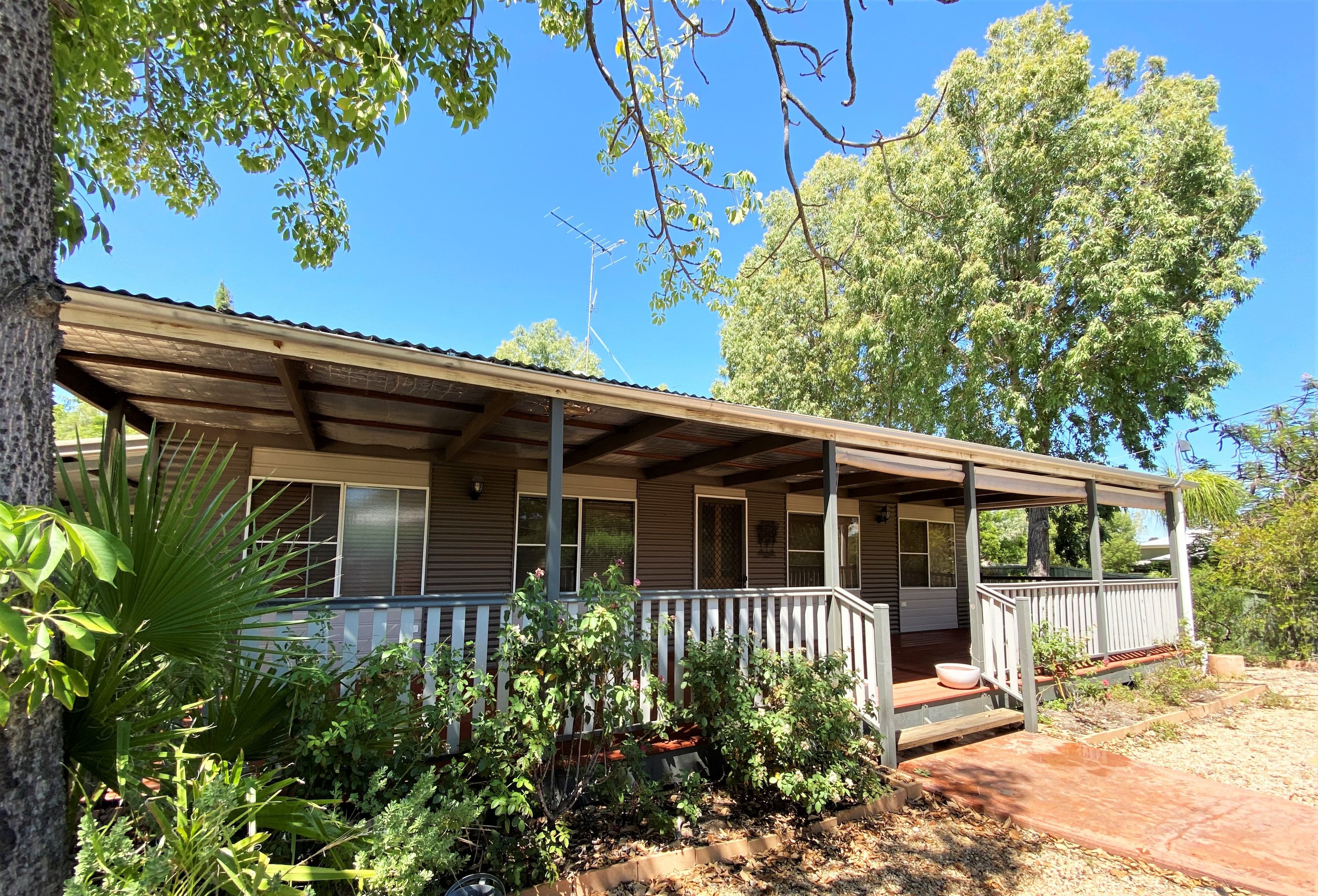 19 Brolga Street, Longreach QLD 4730, Longreach - Image 1