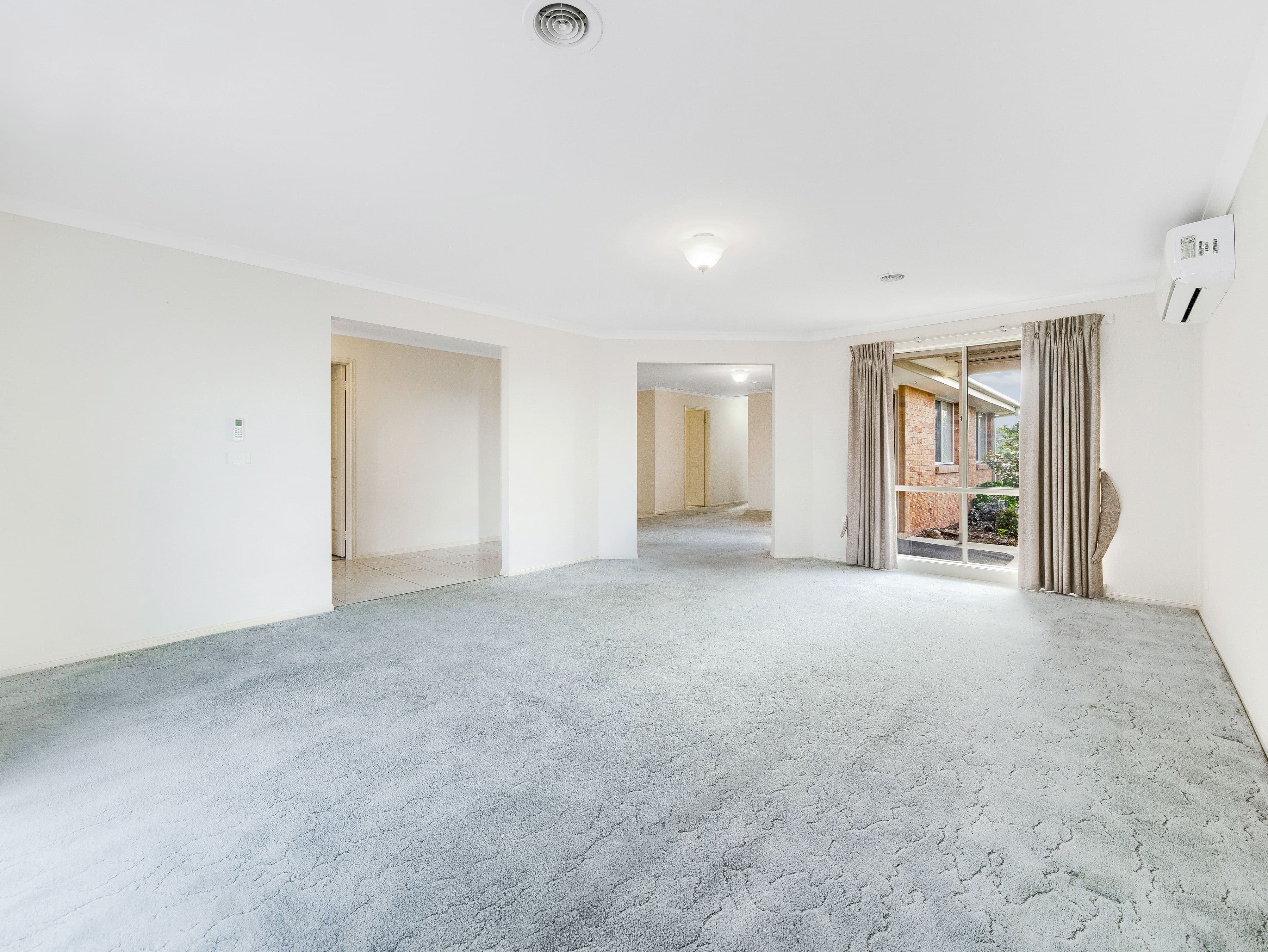 4 Roebourne Mews, Cranbourne East VIC 3977, Cranbourne East - Thumbnail 4