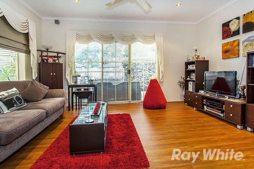 1 Dinron Close, Sunshine North VIC 3020, Sunshine North - Thumbnail 2