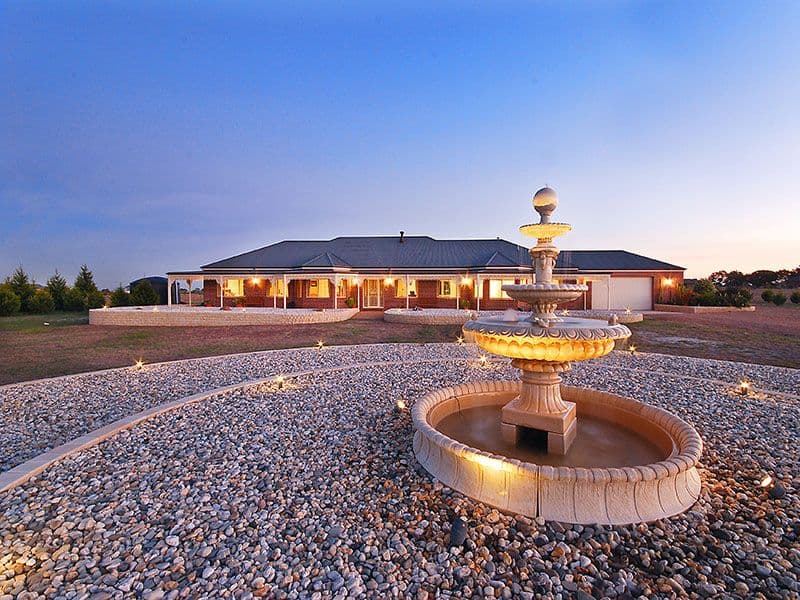 40 Cranesbill Lane, MICKLEHAM VIC 3064, Mickleham - Image 1
