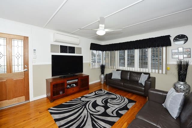 11 Hanlon Street, NEWTOWN QLD 4350, Newtown - Thumbnail 2