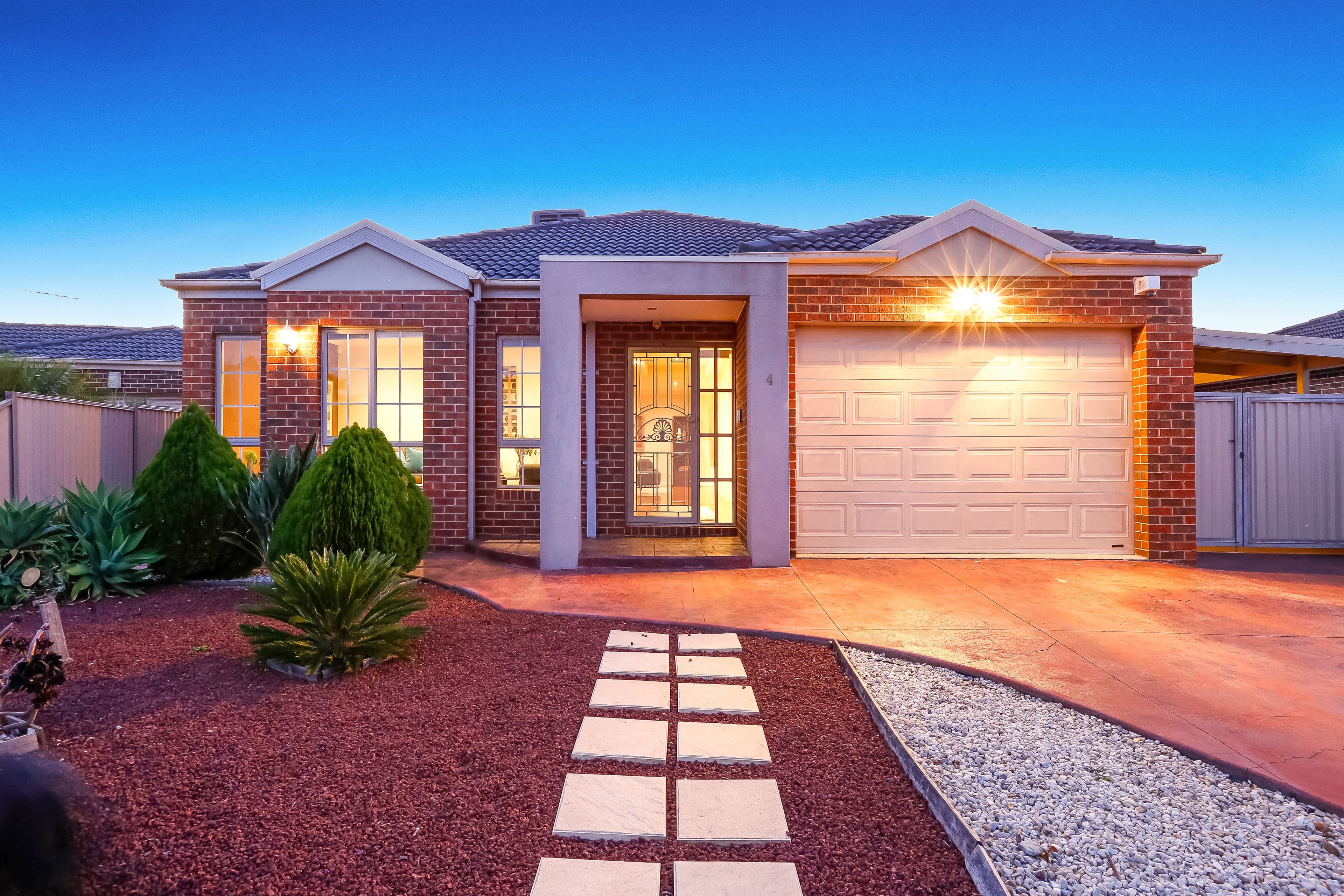4 Amalfi Court, Roxburgh Park VIC 3064, Roxburgh Park - Image 1