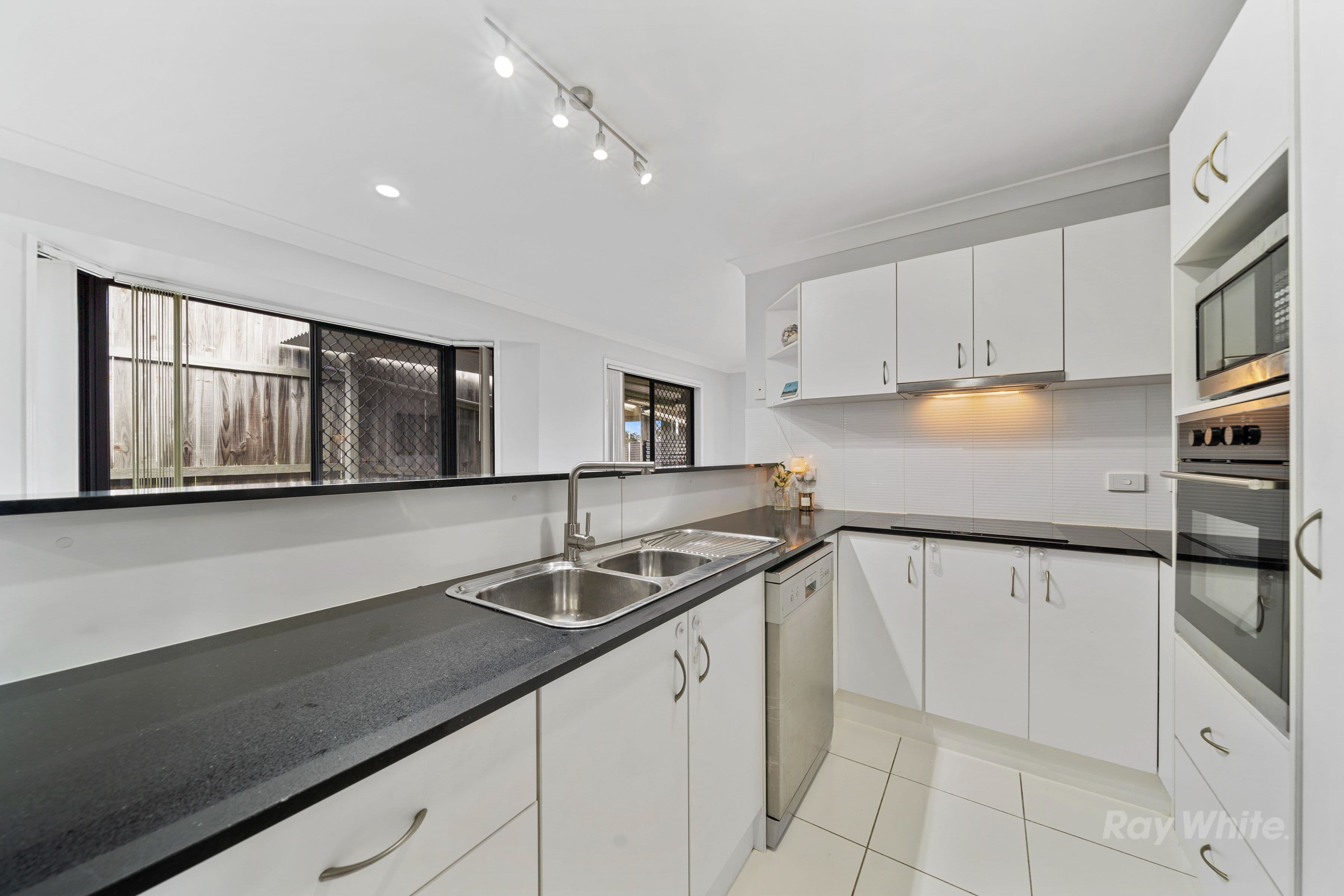 5 Antonia Place, Ormeau QLD 4208, Ormeau - Thumbnail 5