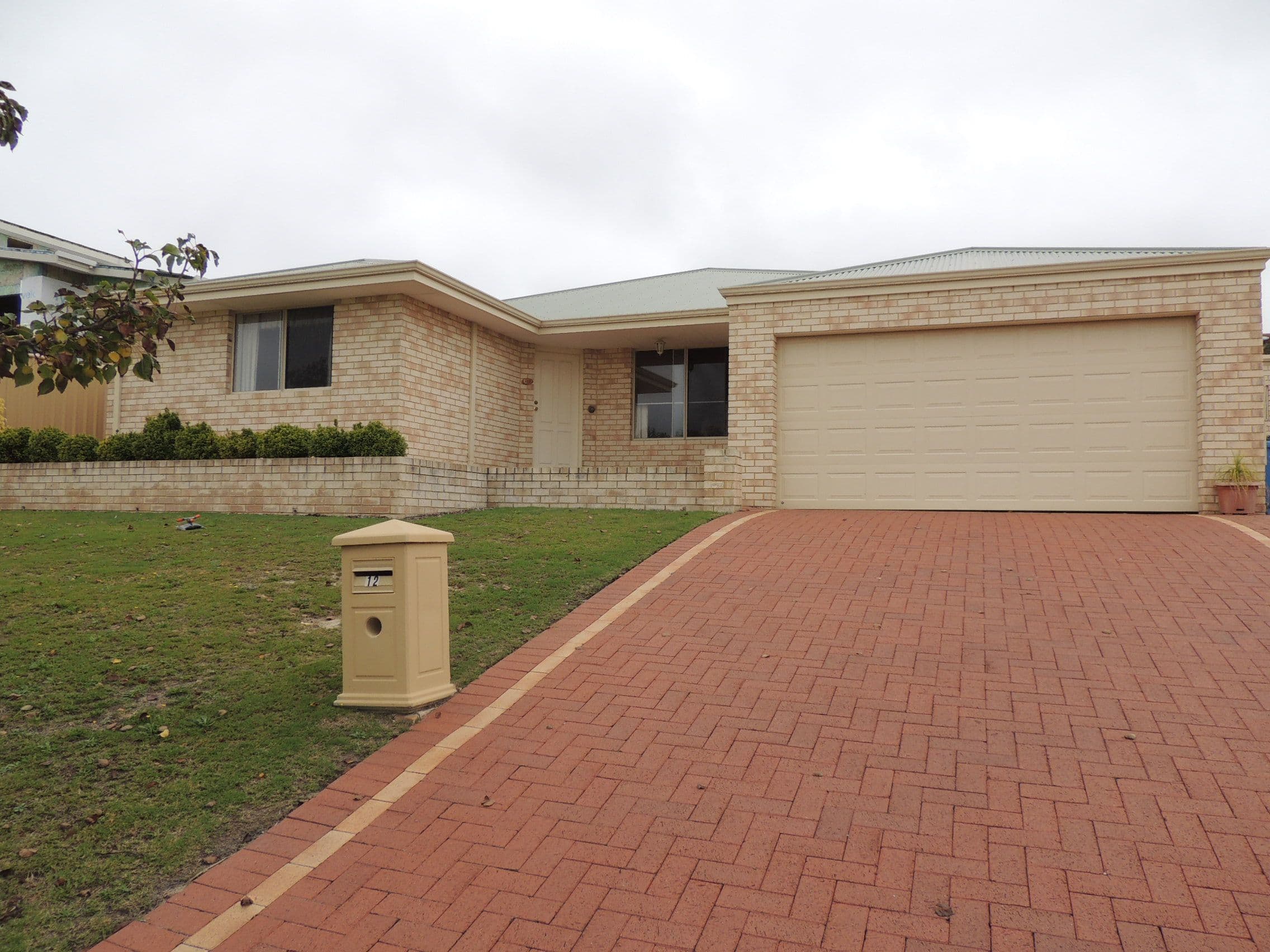 12 Pyrus Gardens, Yakamia WA 6330, Yakamia - Image 1