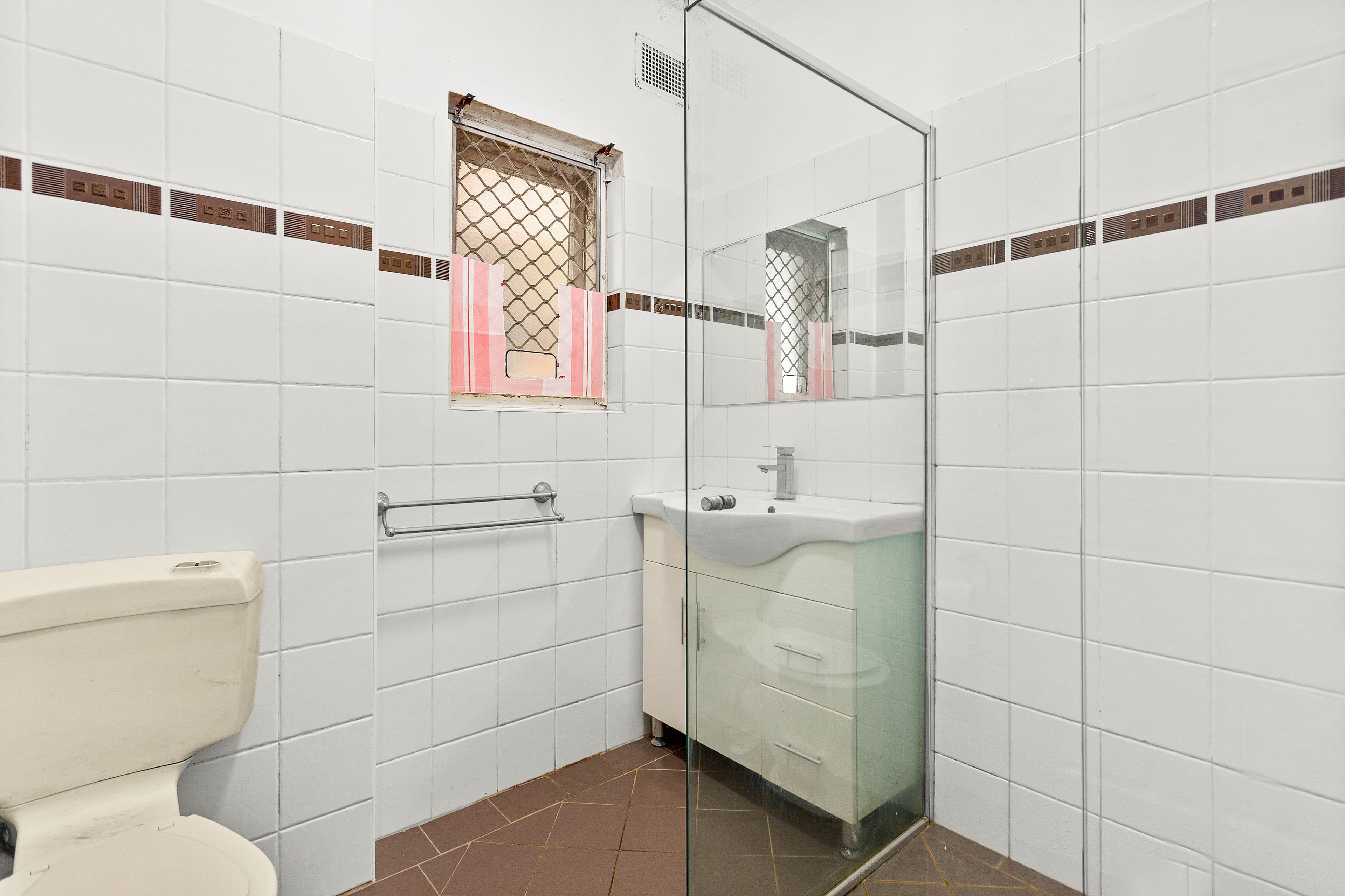 71 Queen Victoria Street, Bexley NSW 2207, Bexley - Thumbnail 3