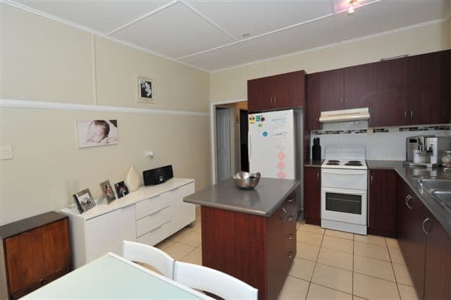 67 Llewellyn Street, CENTENARY HEIGHTS QLD 4350, Centenary Heights - Thumbnail 2