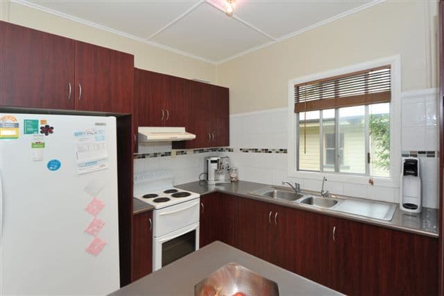 67 Llewellyn Street, CENTENARY HEIGHTS QLD 4350, Centenary Heights - Thumbnail 3