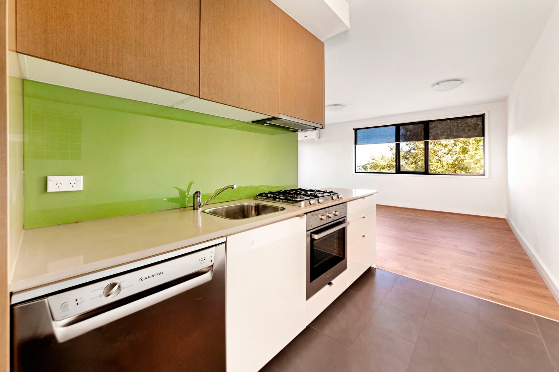 10/103 Atherton Road, Oakleigh - Thumbnail 2