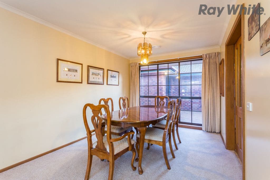 16 Constellation Court, Taylors Lakes VIC 3038, Taylors Lakes - Thumbnail 3