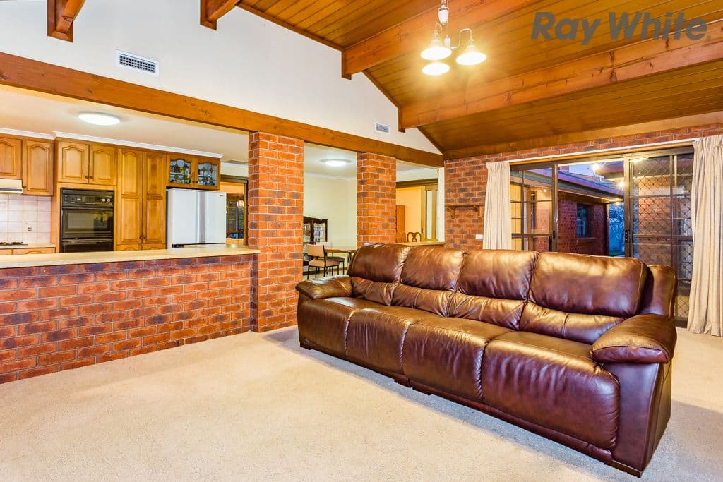 16 Constellation Court, Taylors Lakes VIC 3038, Taylors Lakes - Thumbnail 7