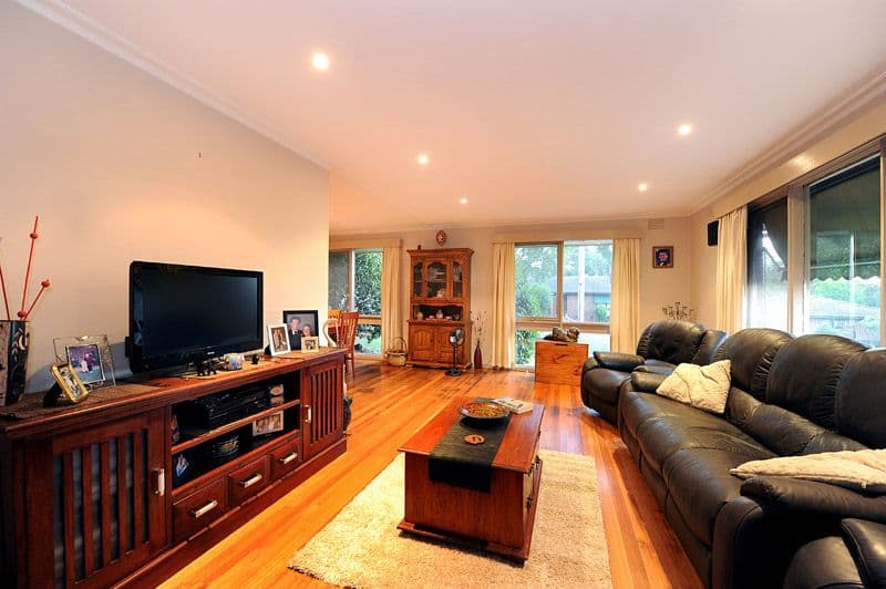 16 Hillcrest Avenue, FERNTREE GULLY VIC 3156, Ferntree Gully - Thumbnail 2
