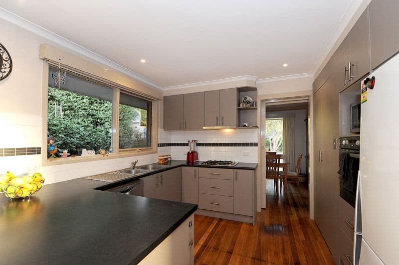 16 Hillcrest Avenue, FERNTREE GULLY VIC 3156, Ferntree Gully - Thumbnail 5