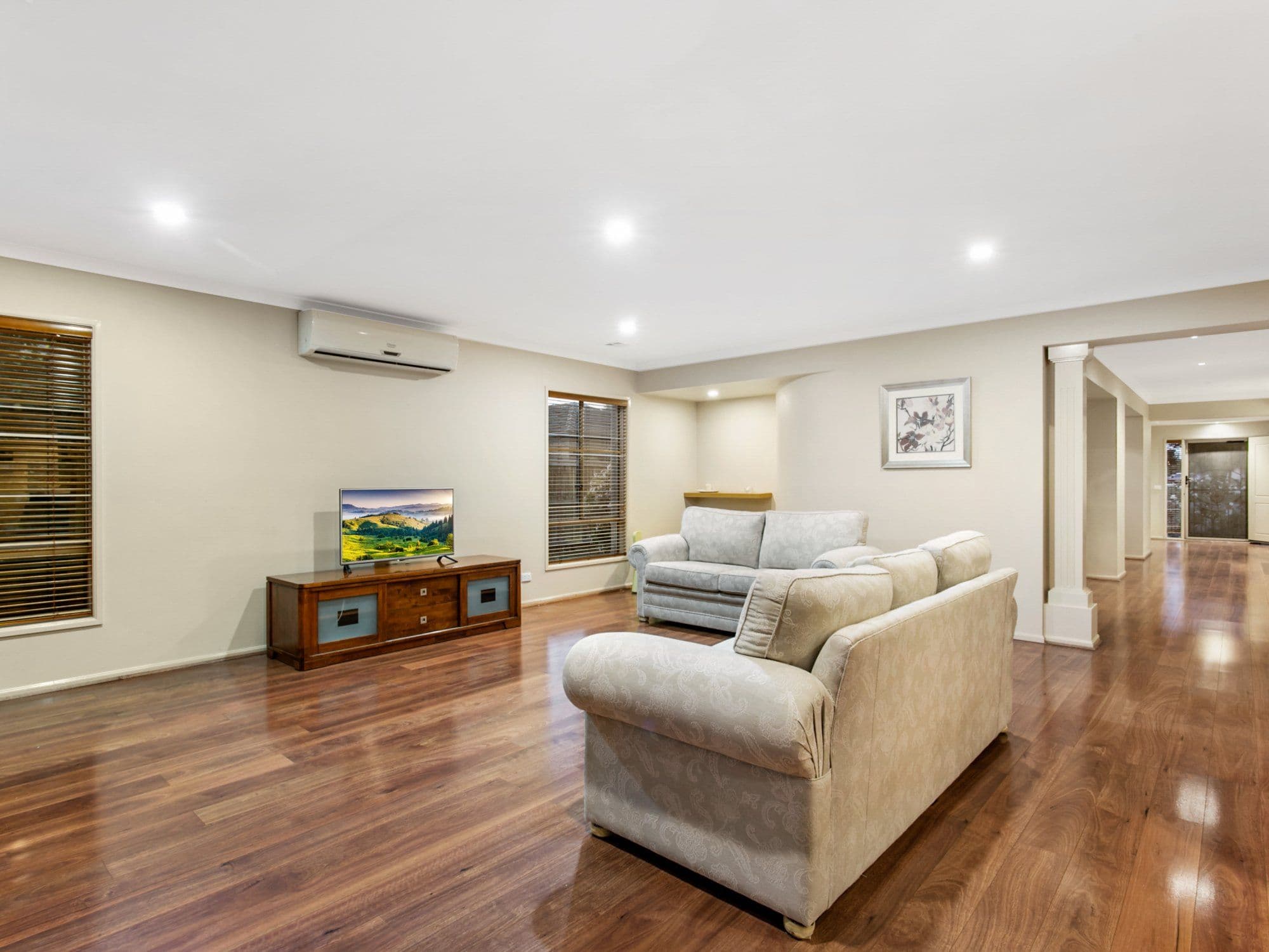 13 Hillgrove Crescent, Berwick VIC 3806, Berwick - Thumbnail 3