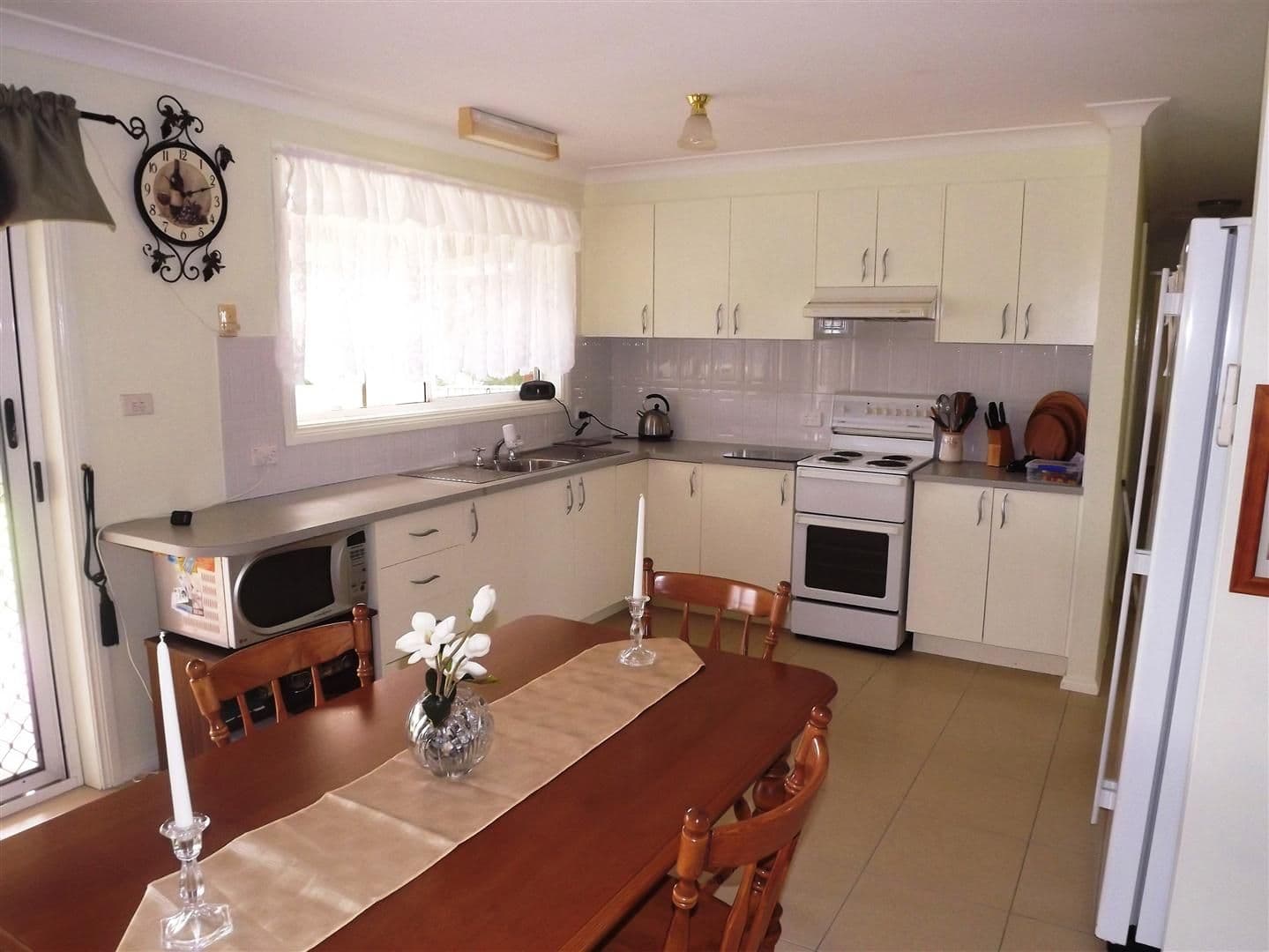 16 Georgefield Drive, PARKES NSW 2870, Parkes - Thumbnail 3