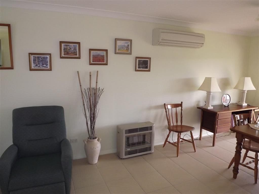 16 Georgefield Drive, PARKES NSW 2870, Parkes - Thumbnail 5