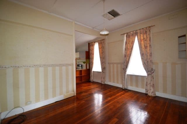 20 Redbank Road, SEYMOUR VIC 3660, Seymour - Thumbnail 2