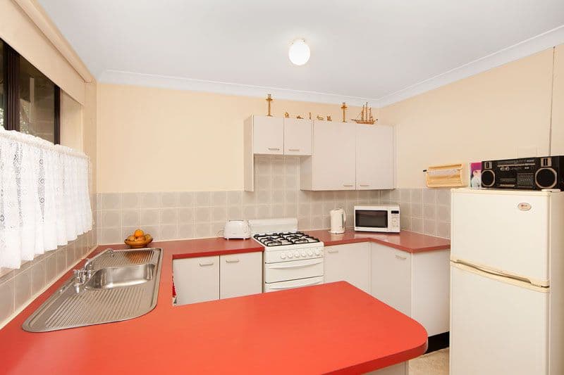 4 Debra Anne Drive, BATEAU BAY NSW 2261, Bateau Bay - Thumbnail 3