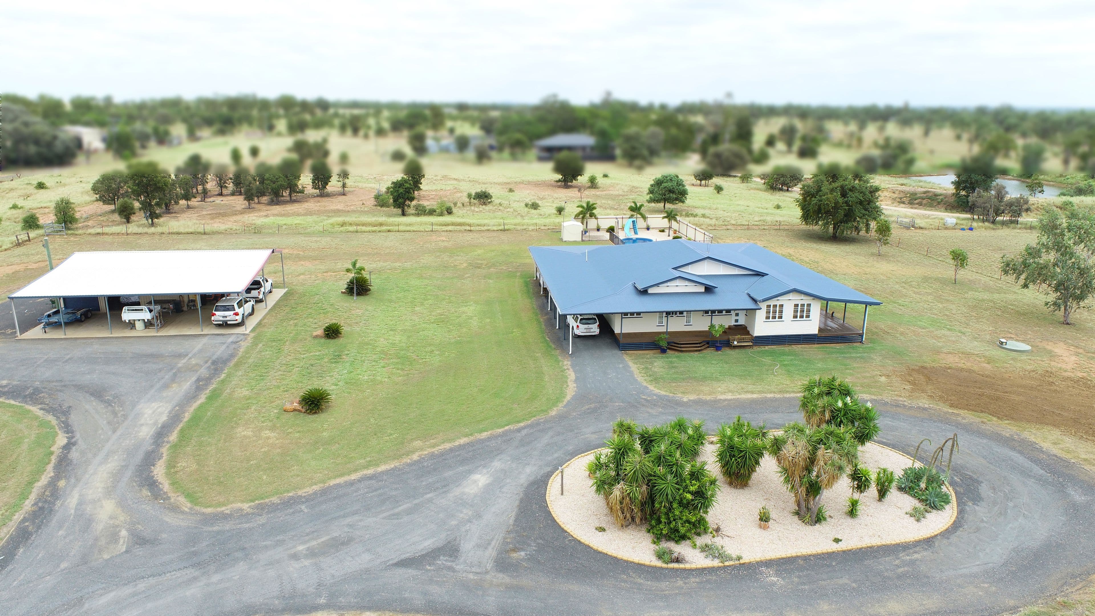25 Hibernia Road, Capella QLD 4723, Capella - Thumbnail 2
