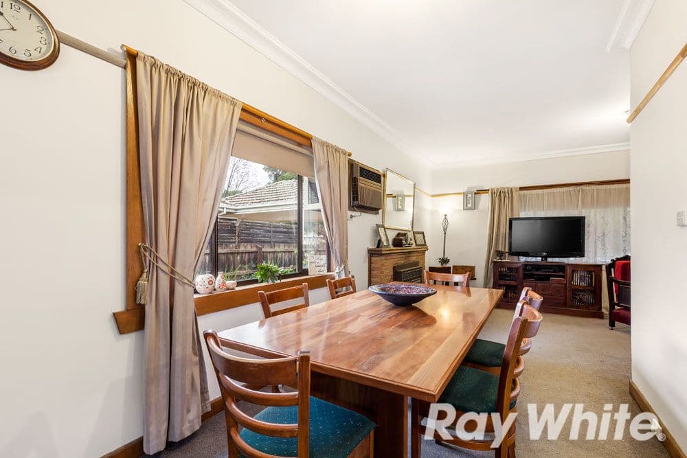 70 Rosstrevor Crescent, Mitcham VIC 3132, Mitcham - Thumbnail 4