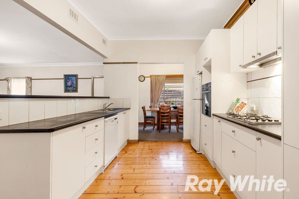 70 Rosstrevor Crescent, Mitcham VIC 3132, Mitcham - Thumbnail 5