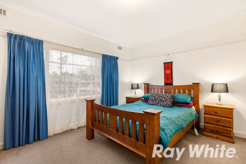 70 Rosstrevor Crescent, Mitcham VIC 3132, Mitcham - Thumbnail 6