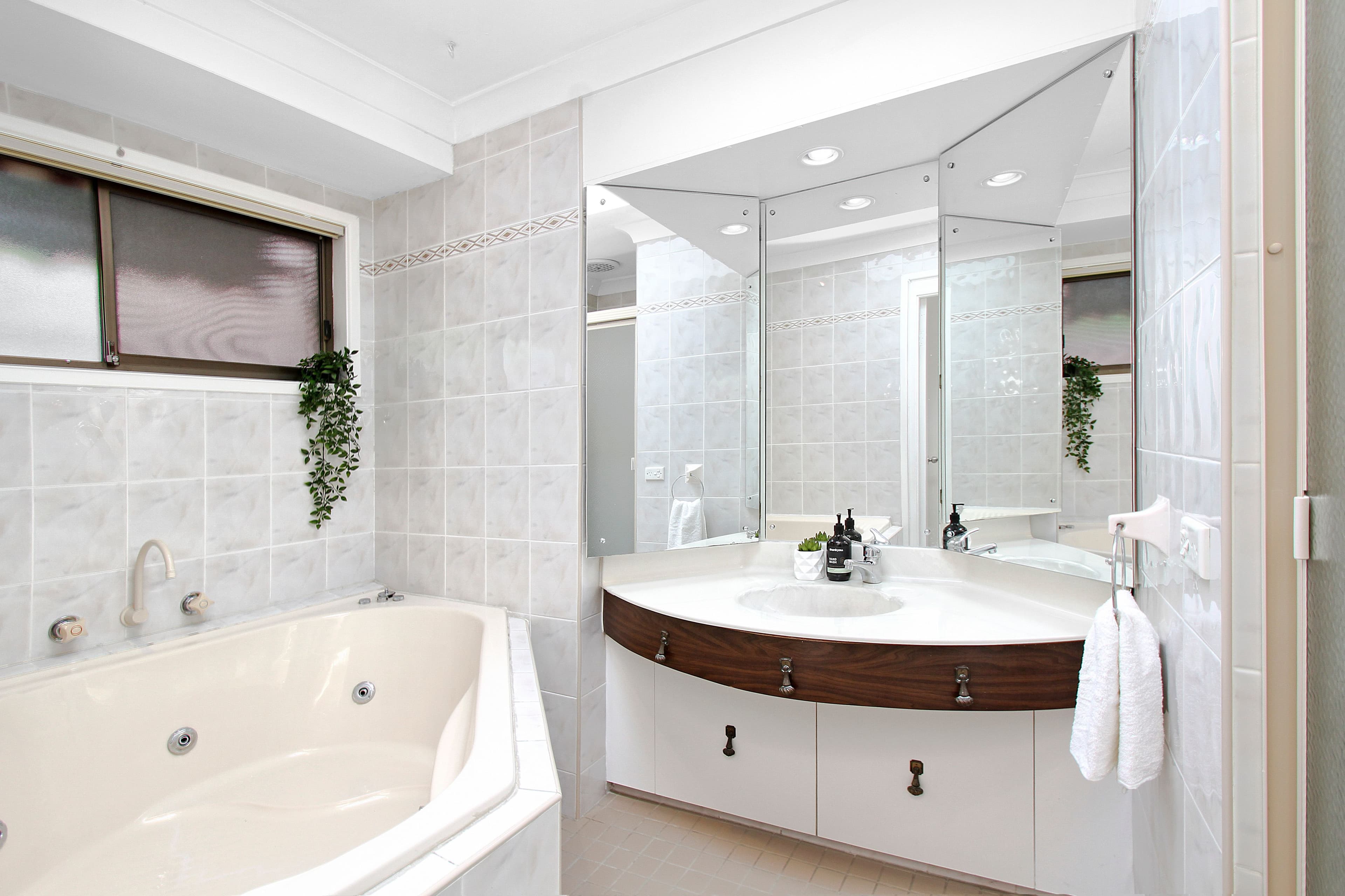 8 Tallowood Crescent, Bossley Park - Thumbnail 5