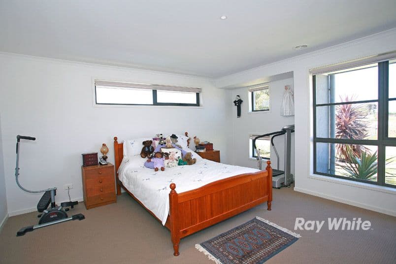 18 Bluemist Circuit, LYNDHURST VIC 3975, Lyndhurst - Thumbnail 2