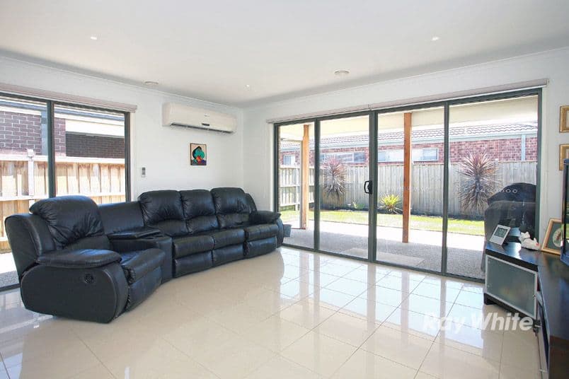18 Bluemist Circuit, LYNDHURST VIC 3975, Lyndhurst - Thumbnail 8