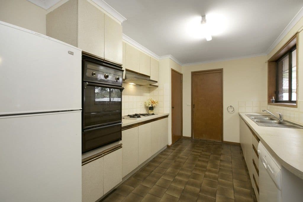 81 Benkel Avenue, Cheltenham VIC 3192, Cheltenham - Thumbnail 4