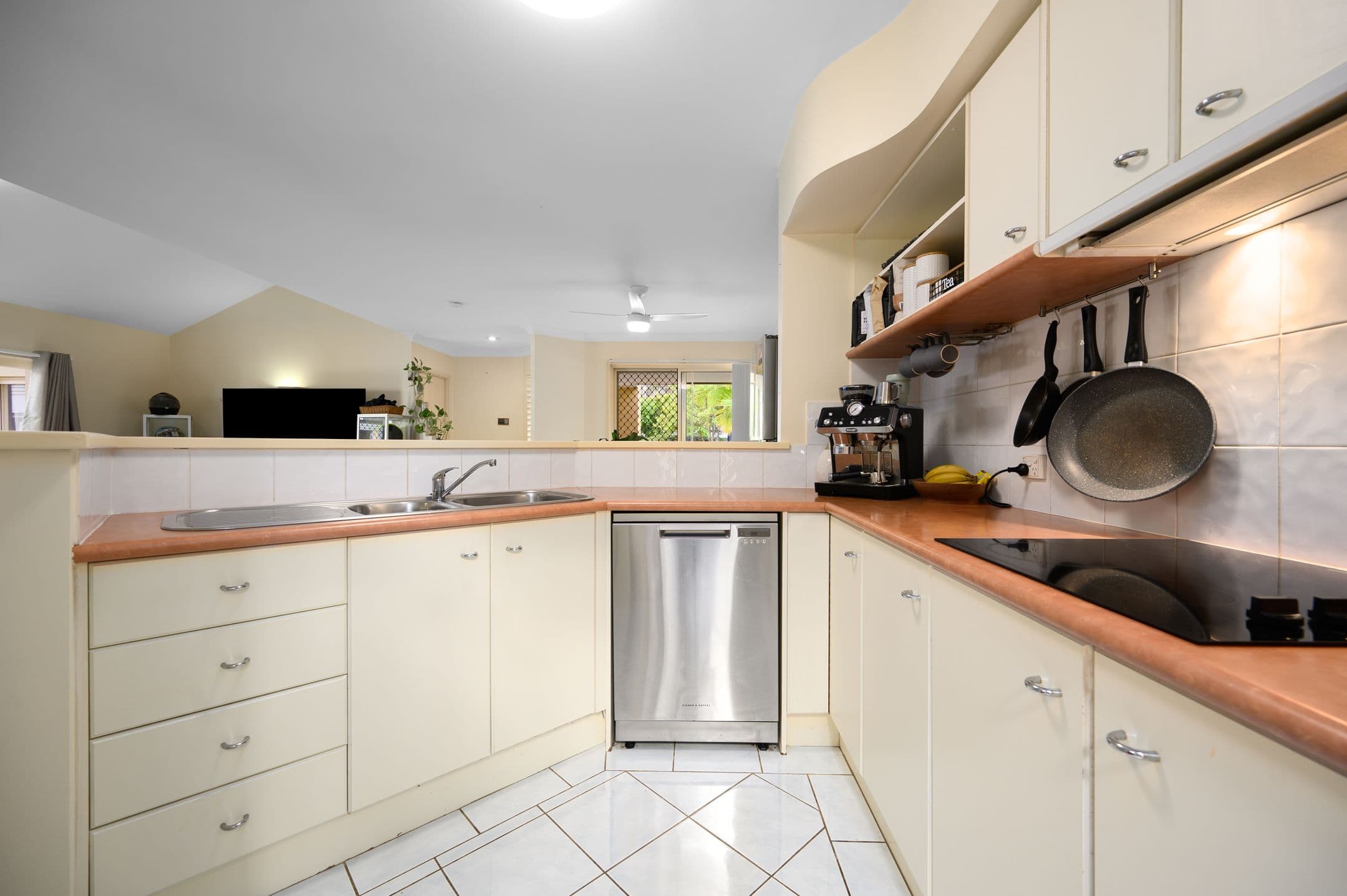 23 Zac Avenue, Coombabah QLD 4216, Coombabah - Thumbnail 6