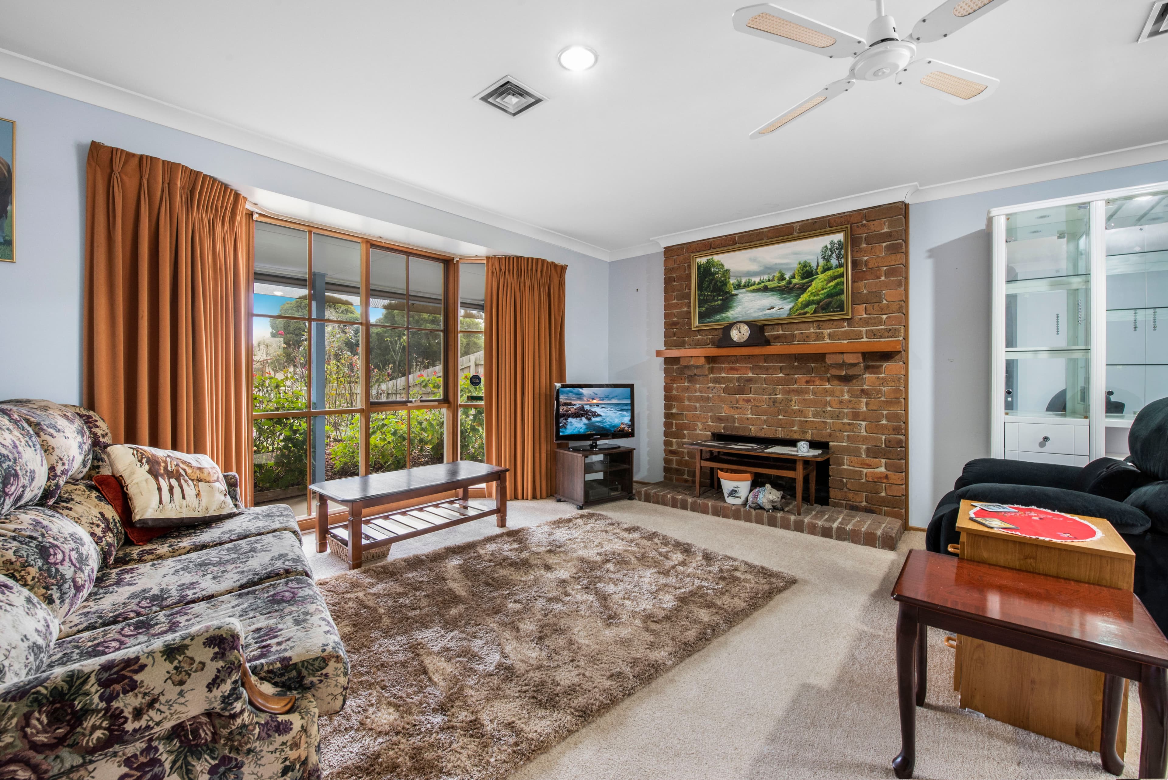 10 Ashton Place, Pakenham VIC 3810, Pakenham - Thumbnail 2