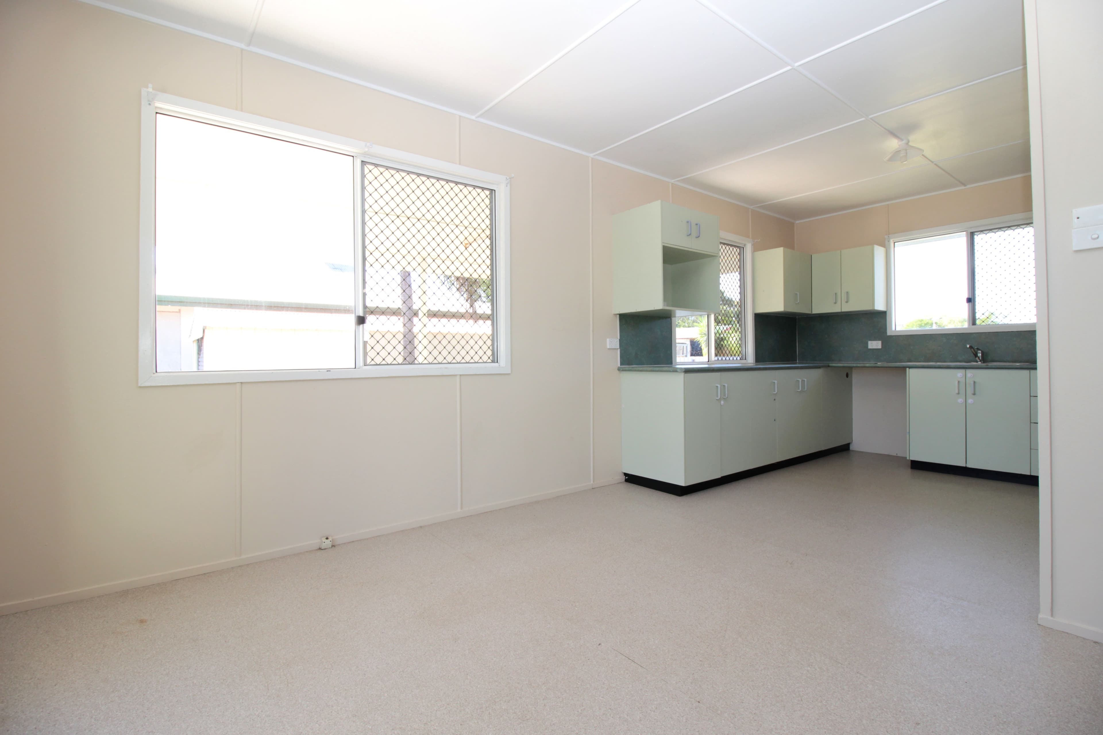 7 Pill Street, Emerald QLD 4720, Emerald - Thumbnail 3