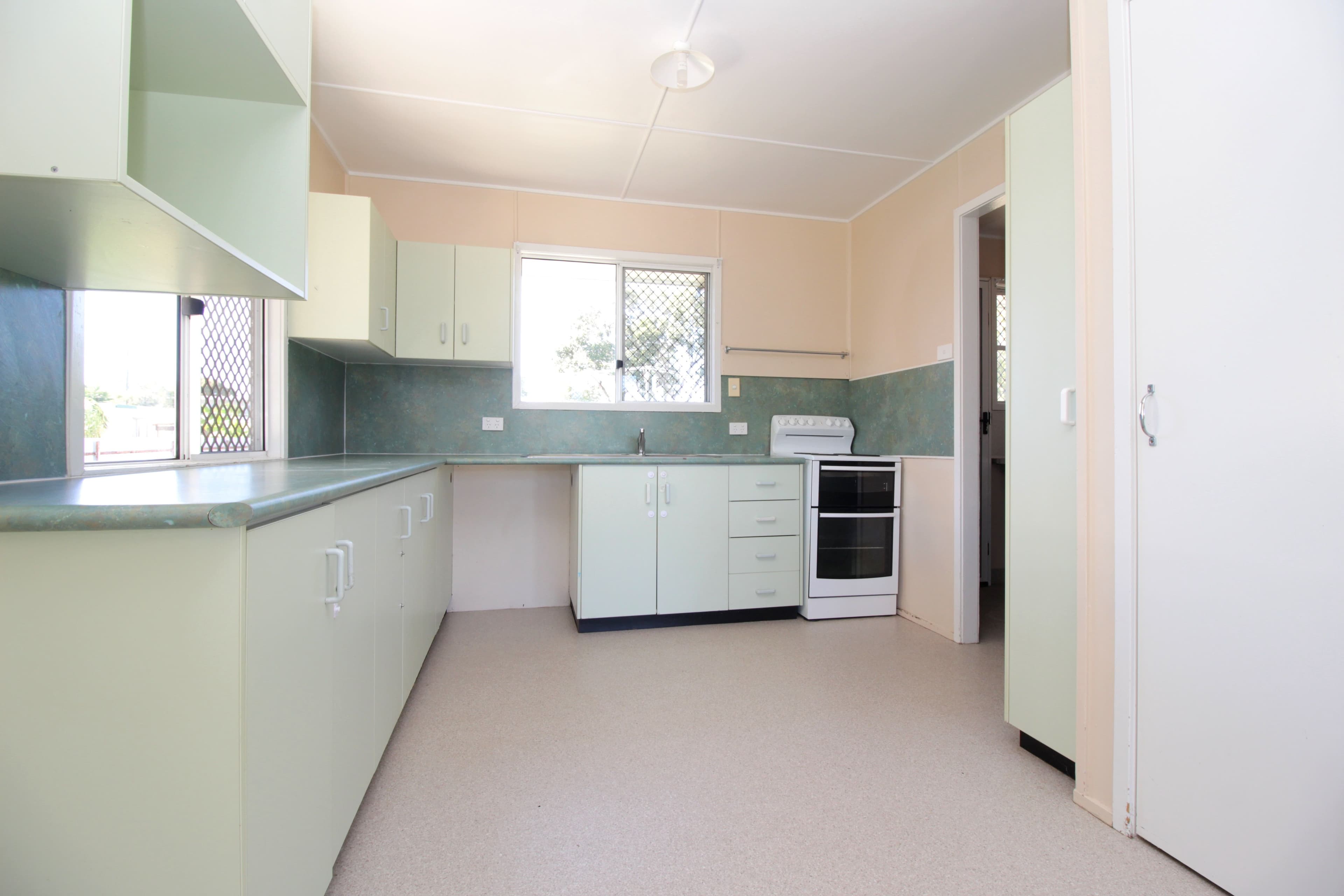 7 Pill Street, Emerald QLD 4720, Emerald - Thumbnail 5