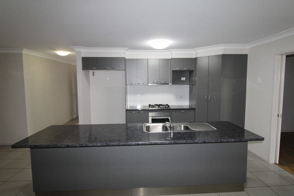 46 Mayfair Drive, Emerald QLD 4720, Emerald - Thumbnail 3