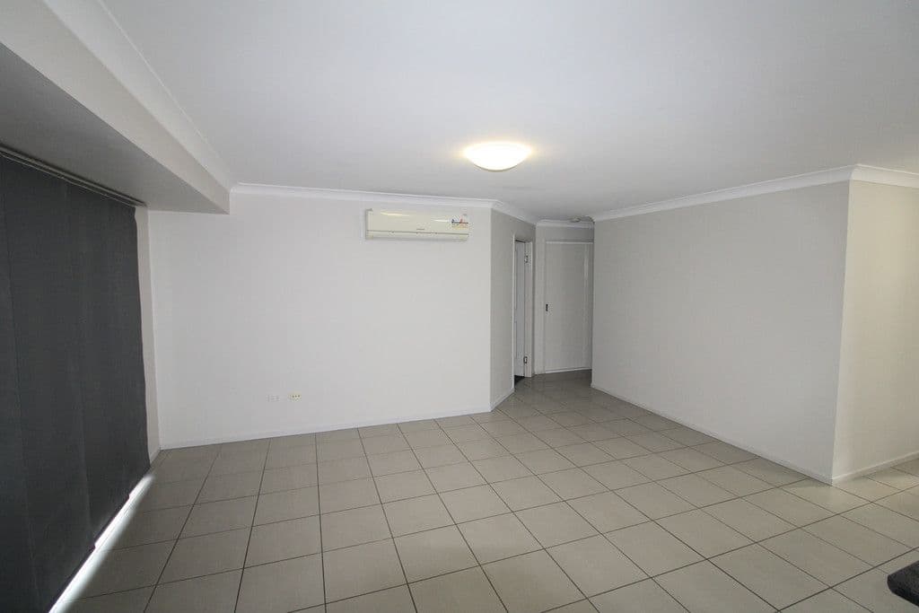 46 Mayfair Drive, Emerald QLD 4720, Emerald - Thumbnail 5