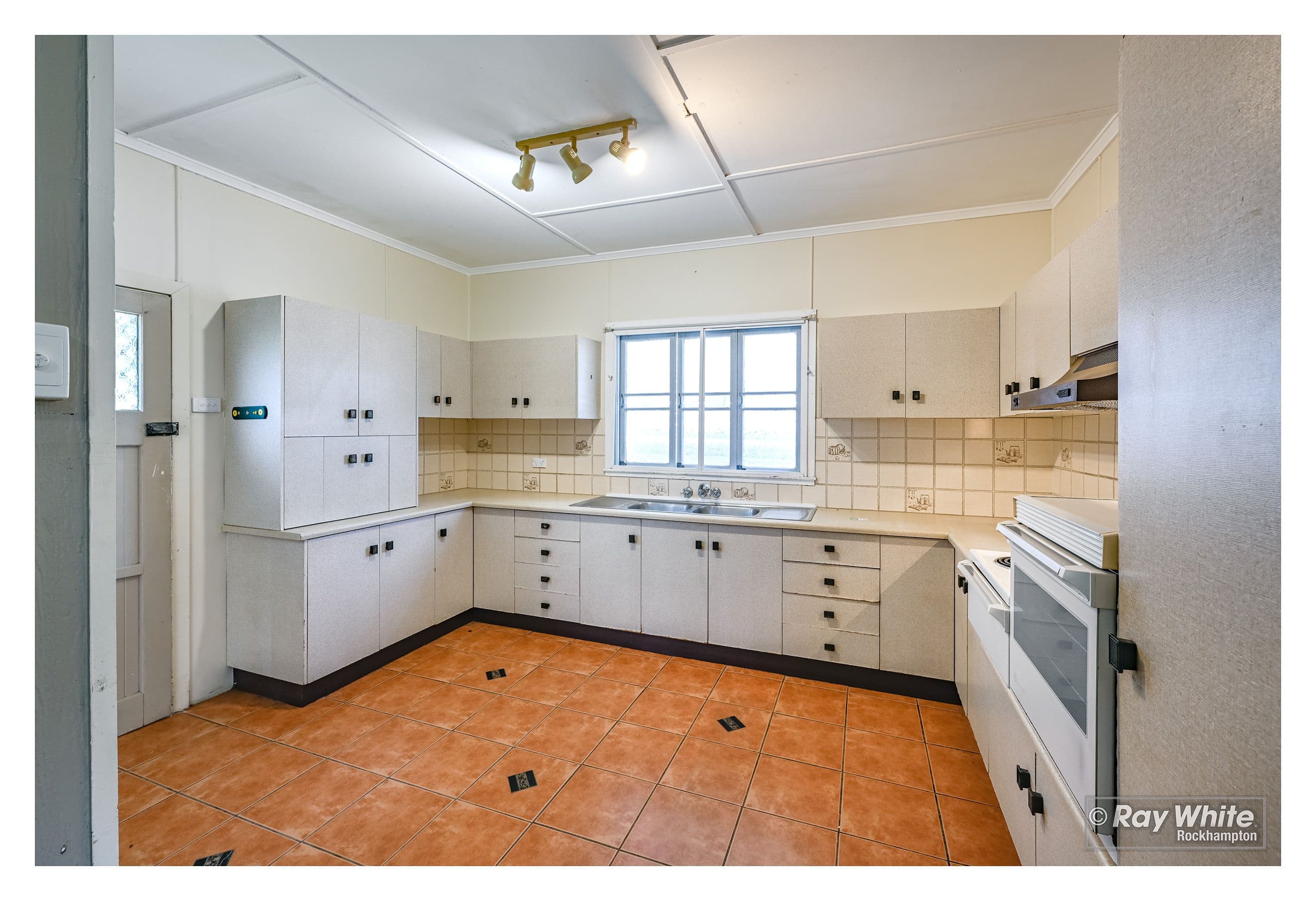 418 Stenhouse Street, Koongal QLD 4701, Koongal - Thumbnail 6