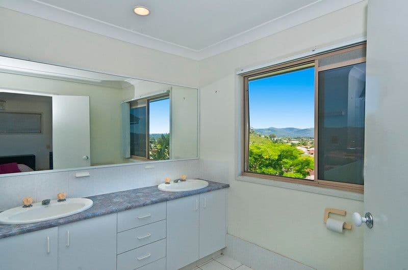 43 Doubleview Drive, ELANORA QLD 4221, Elanora - Thumbnail 5