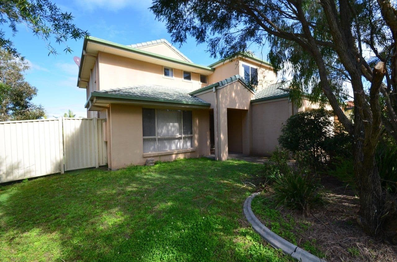 24 Tee Trees Boulevard, ARUNDEL QLD 4214, Arundel - Thumbnail 2